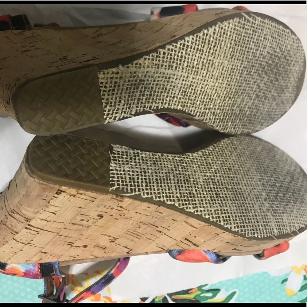 TOMS Floral Pattern Wedges - Picture 6 of 6